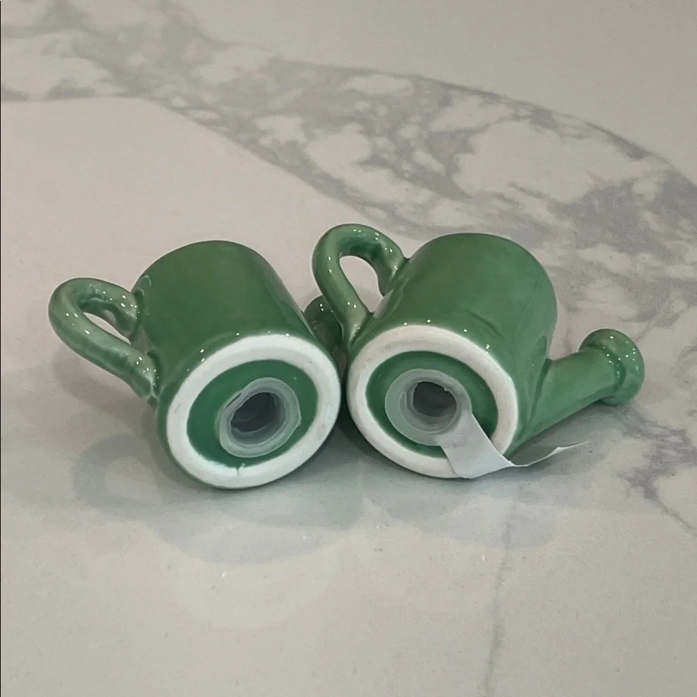 Cute. Mini Salt and pepper shakers.